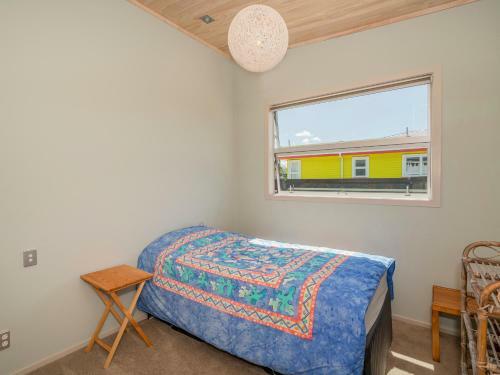 Castaway Bach - Whangamata Holiday Home