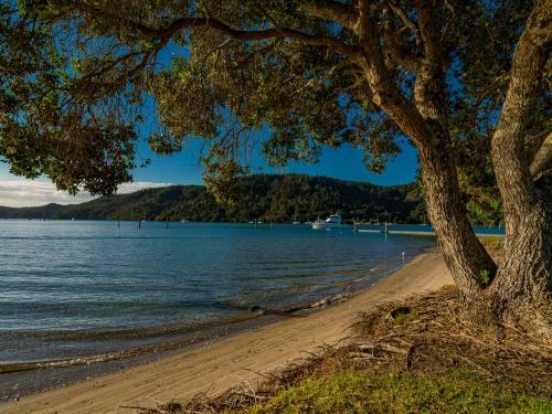 Harbour View - Whangamata Holiday Home