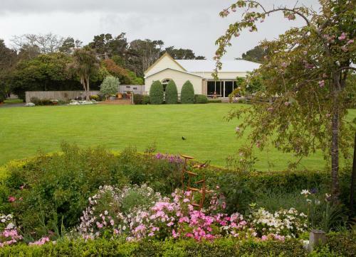 Hostal Tairoa Lodge