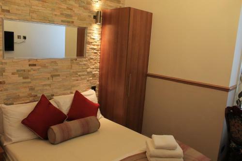 Hostal Skylark Guest House