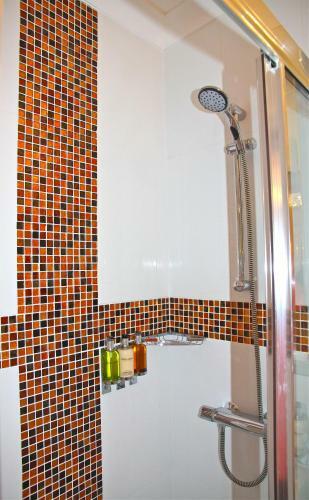 Hostal Crompton Guest House