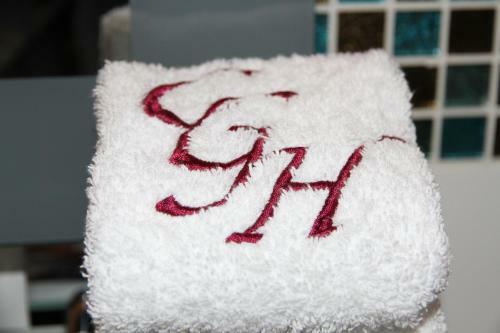 Hostal Crompton Guest House