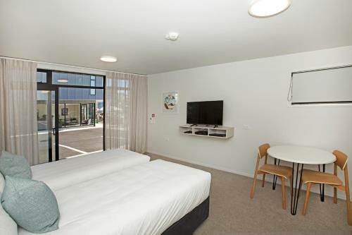 The Com Plex Motel