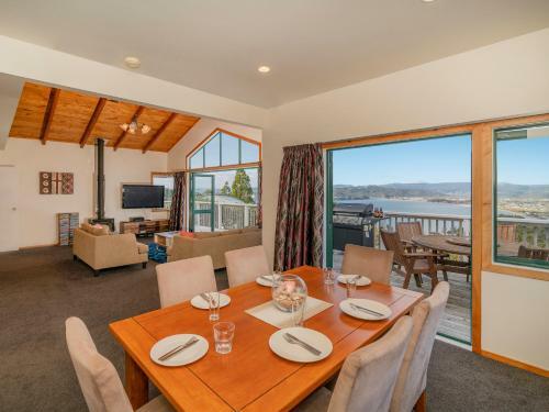 Sensational On Centennial - Whitianga Holiday Home