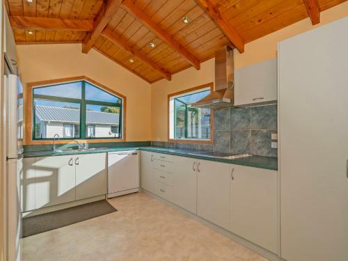 Sensational On Centennial - Whitianga Holiday Home