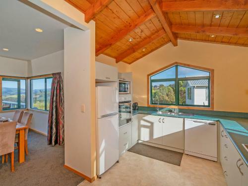 Sensational On Centennial - Whitianga Holiday Home