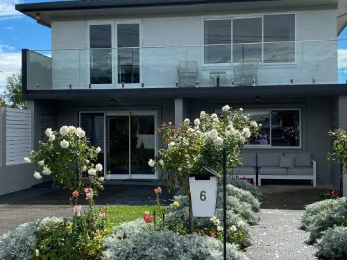 Hostal Beach Retreat