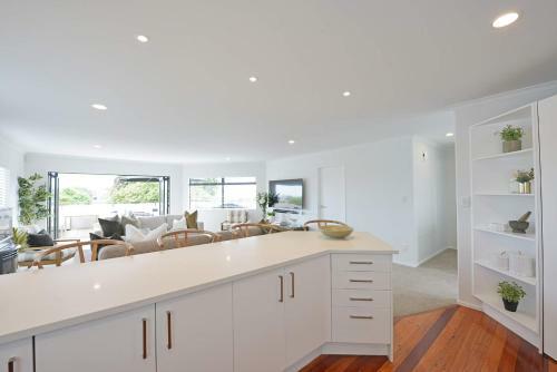 Escape To High End Comforts On Riverton