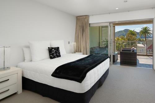 Luxury Waterfront Apartment - Abode No 1