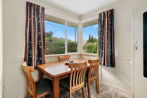 Cromwell Cottage - Cromwell Holiday Home