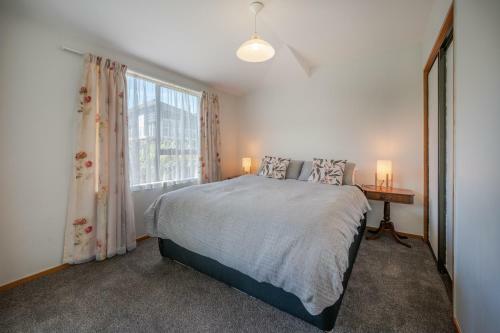 Libeau Lane Views - Akaroa Holiday Home
