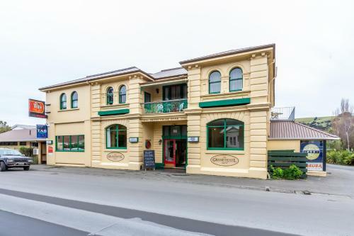 Grand Hotel Akaroa