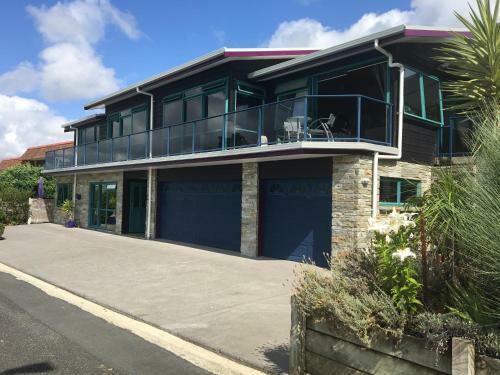 Harbour Lane Apartment