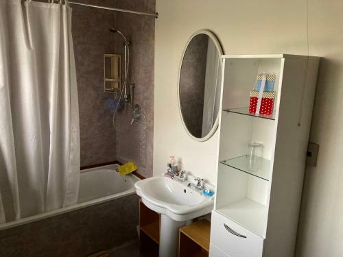 Close, Convenient & Comfortable