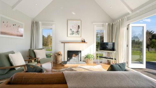 Te Whare Hipi - Martinborough Holiday Home