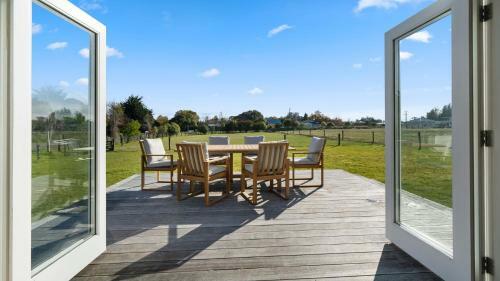 Te Whare Hipi - Martinborough Holiday Home