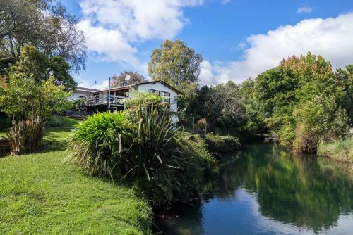 Lockwood Retreat-near The Stream