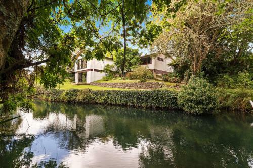Lockwood Retreat-near The Stream