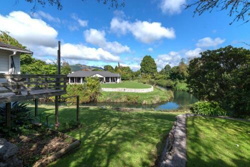 Lockwood Retreat-near The Stream