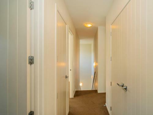Matarangi Villa On Golf Course - Matarangi Holiday Home