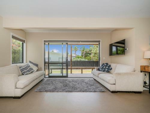 Seas The Day - Matarangi Holiday Home