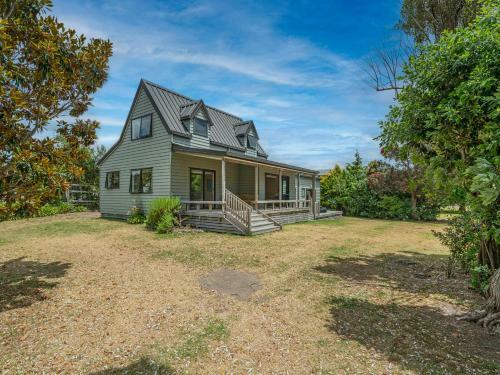 Seas The Day - Matarangi Holiday Home