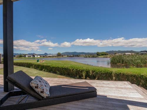 Golfer's Paradise - Matarangi Holiday Home