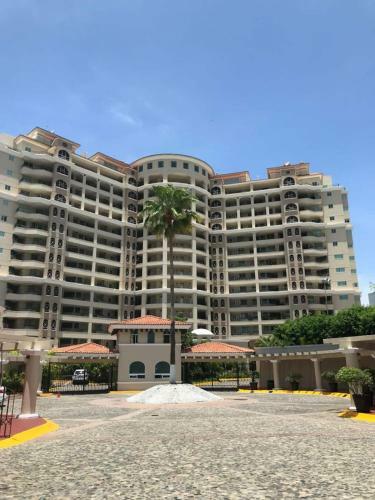 Apartamento Beachfront Bay View Grand Residential- With Jacuzzi