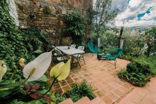 Nido de Colibr� En C�ntrica Villa Con Jard�n!
