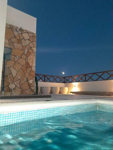 Flamingo Apartment-rooftop Pool