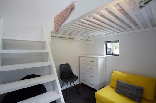 Modern Family Home Cbd 1 Min Walk