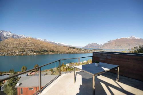 Modern Alpine Living With Spectacular View