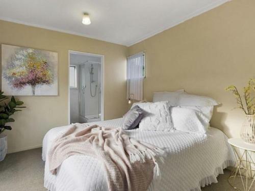 Ultimate Convenience, Walk-to-town Townhouse