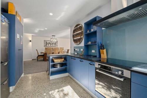 Magnificent Apartment With Great Views!