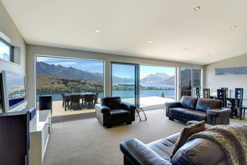Premium Holiday Home With Stunning Views And Spa
