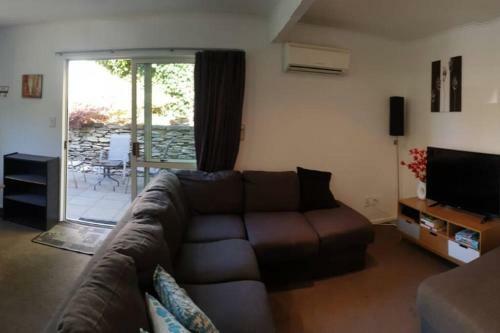 Central Cozy House - 10 Min Walk To Town