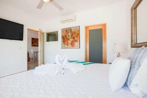3rd Flr Condo With Spectacular Ocean View & Pool Onsite