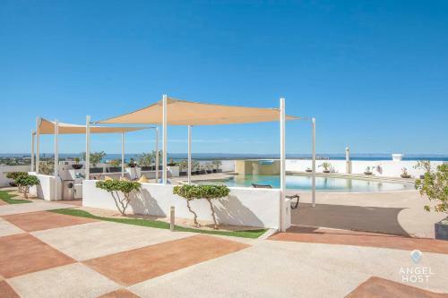 3rd Flr Condo With Spectacular Ocean View & Pool Onsite
