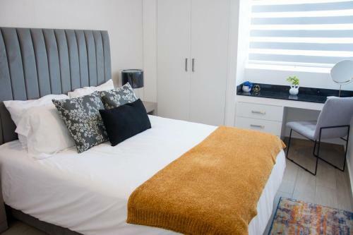 Real View Towers E208 By Casago