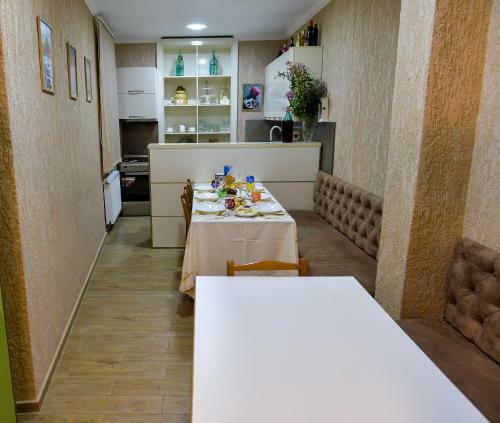 Pomegranate Hotel