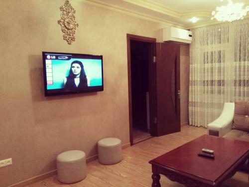 Tamar's Apartment On Inasaridze 7a