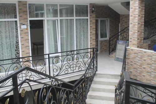 Hostal Rudi Guest House