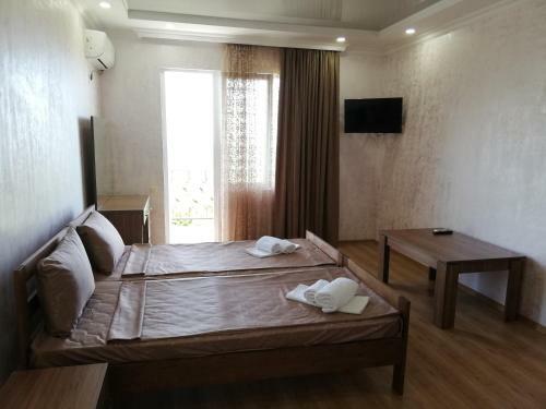Hostal Holiday Home Data