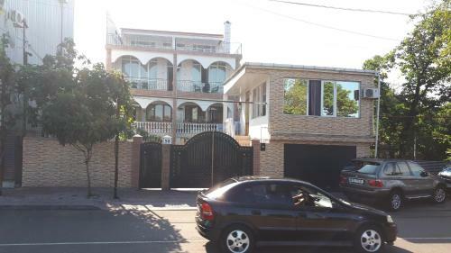 Bed & Breakfast Merab House