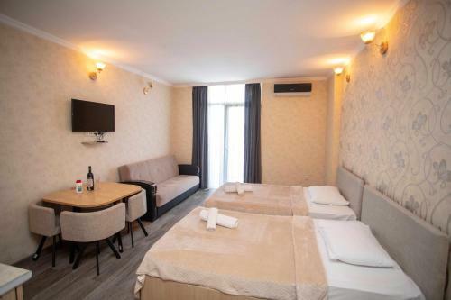Hotel Apartament At Ximshiashvili 15b
