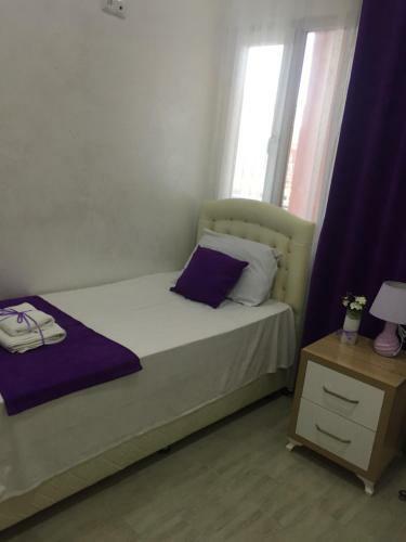 Hostal Nikas Guest House