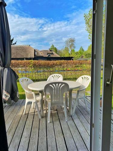 Lovely Chalet In Giethoorn Centre