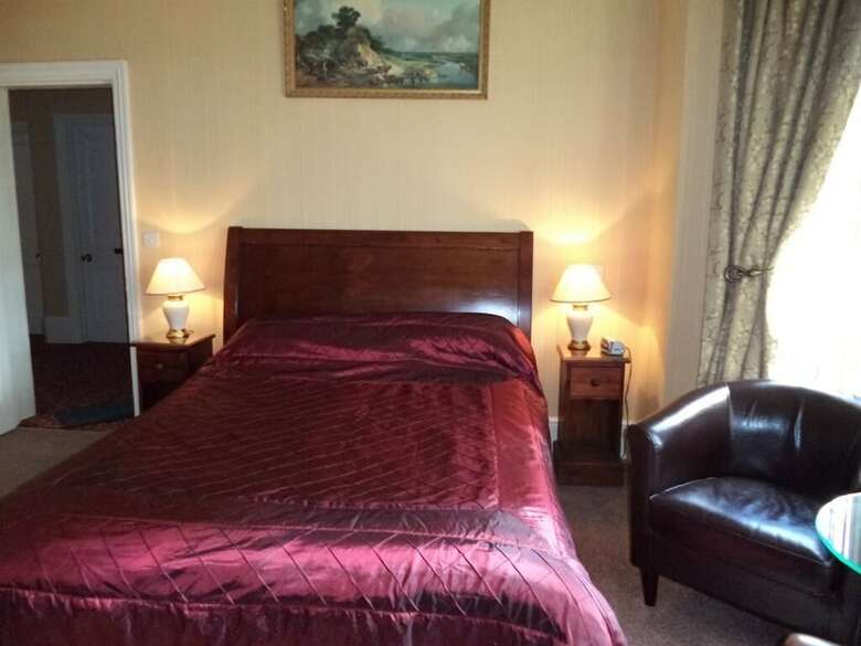 Hostal Britten House