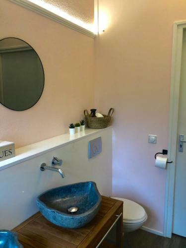 Hostal Guesthouse Villa De Eikhof
