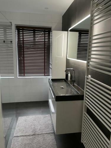Villa Luxurious And Spacious House With All Facilities